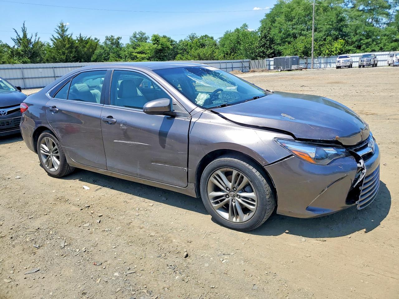 2016 Toyota Camry Se - Image 4