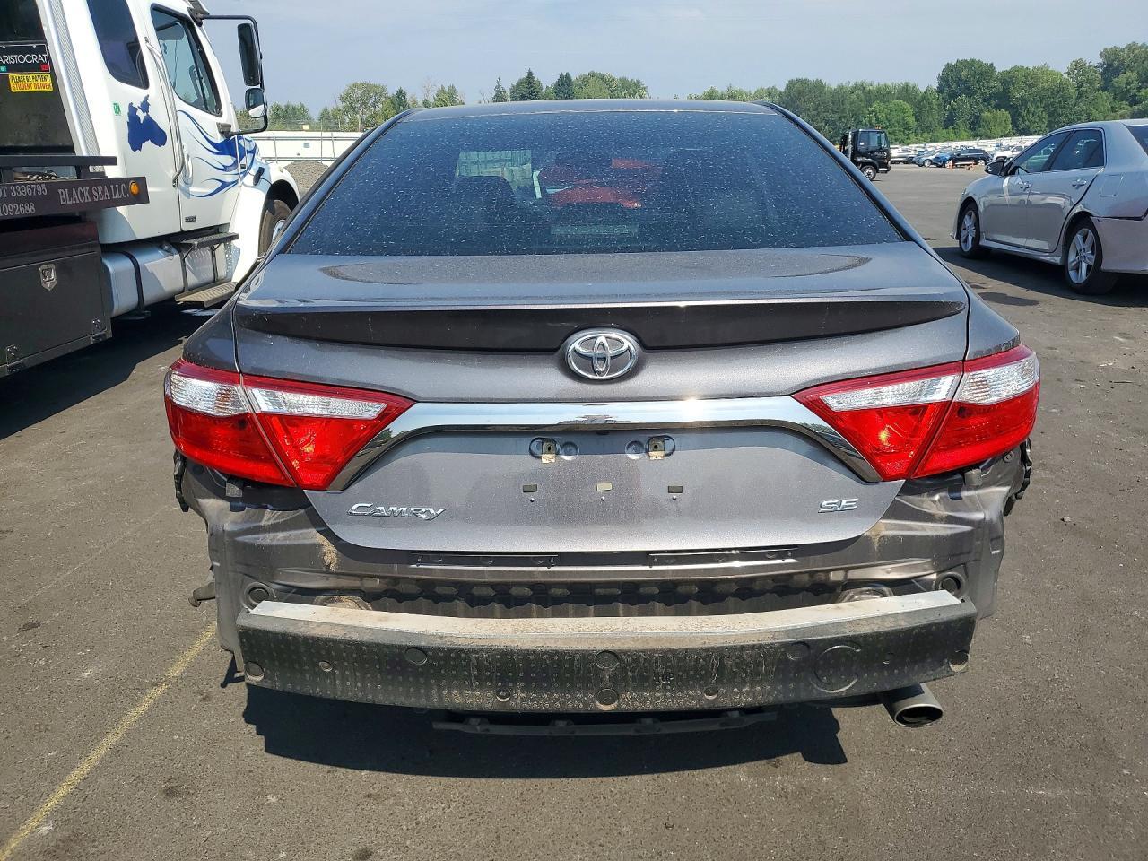 2017 Toyota Camry Se - Фото 6