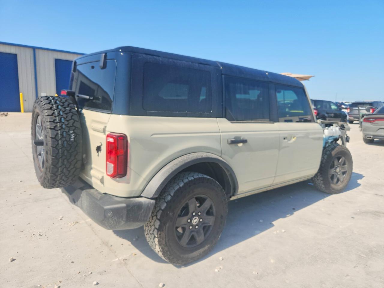 2025 Ford Bronco Big Bend - Image 3