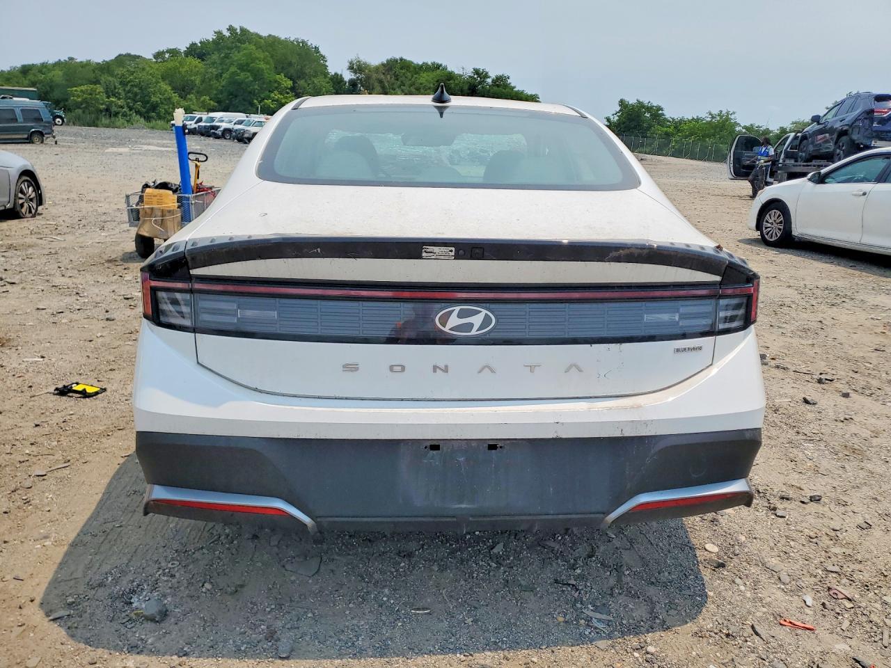2026 Hyundai Sonata Hybrid Blue - Image 6