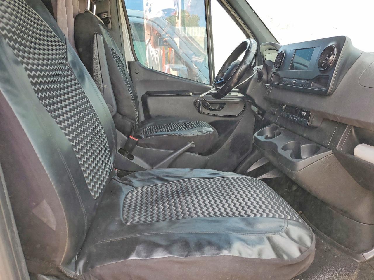 2021 Mercedes-Benz Sprinter 2500 - Image 7