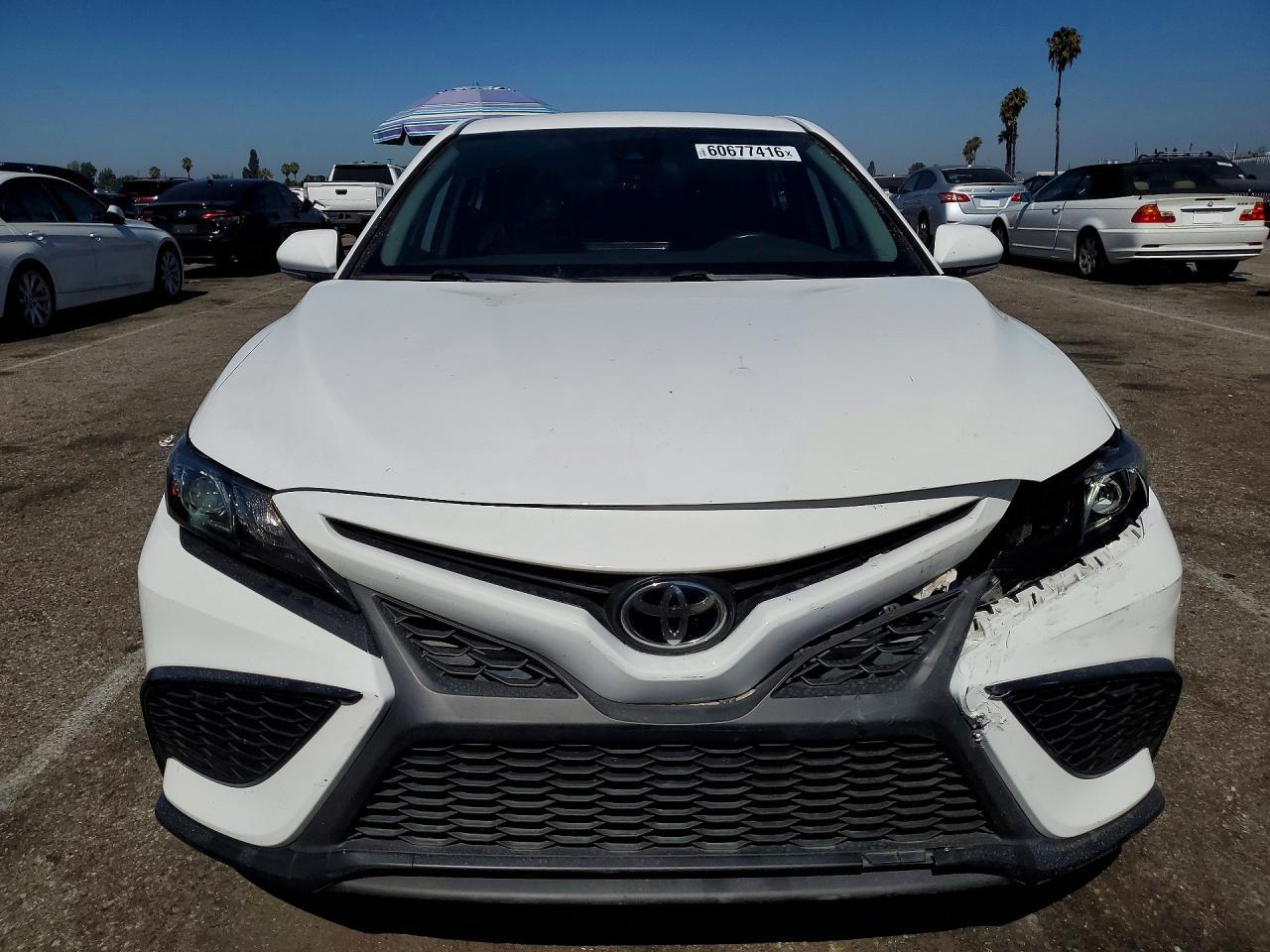 2022 Toyota Camry Se - Фото 5