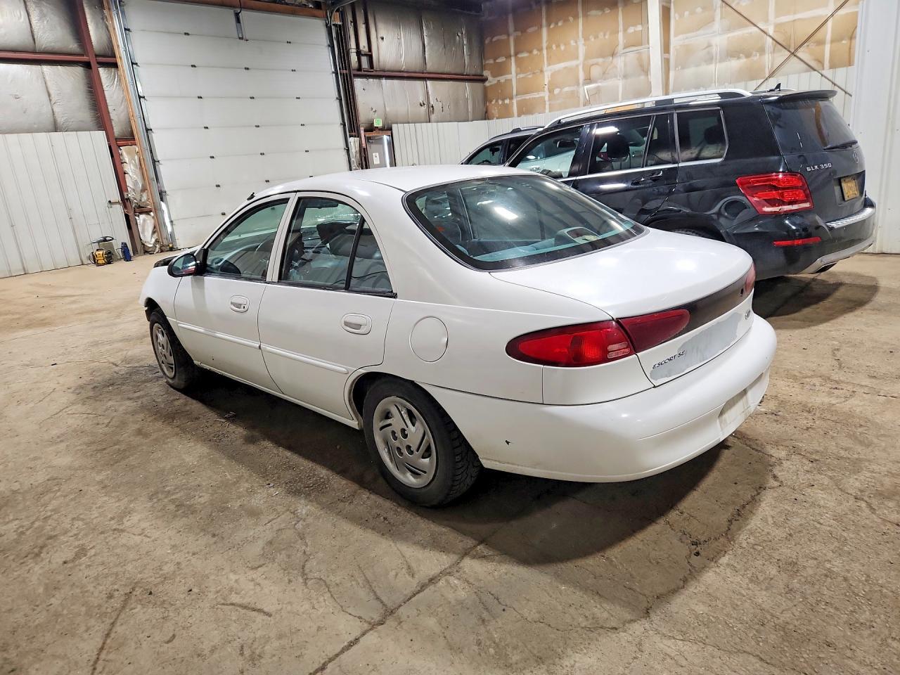1999 Ford Escort Se - Фото 2