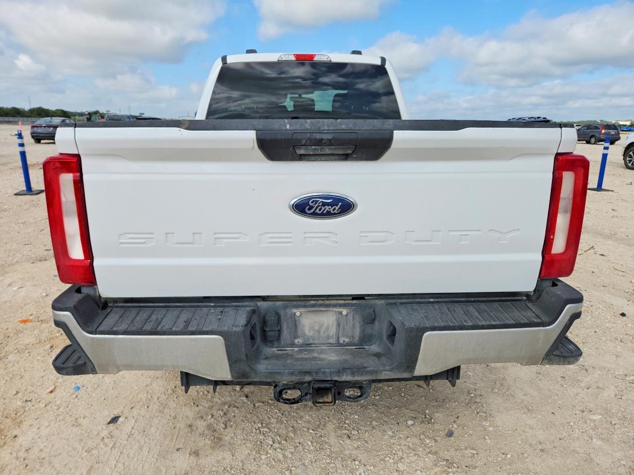 2025 Ford F250 Super Duty - Фото 6