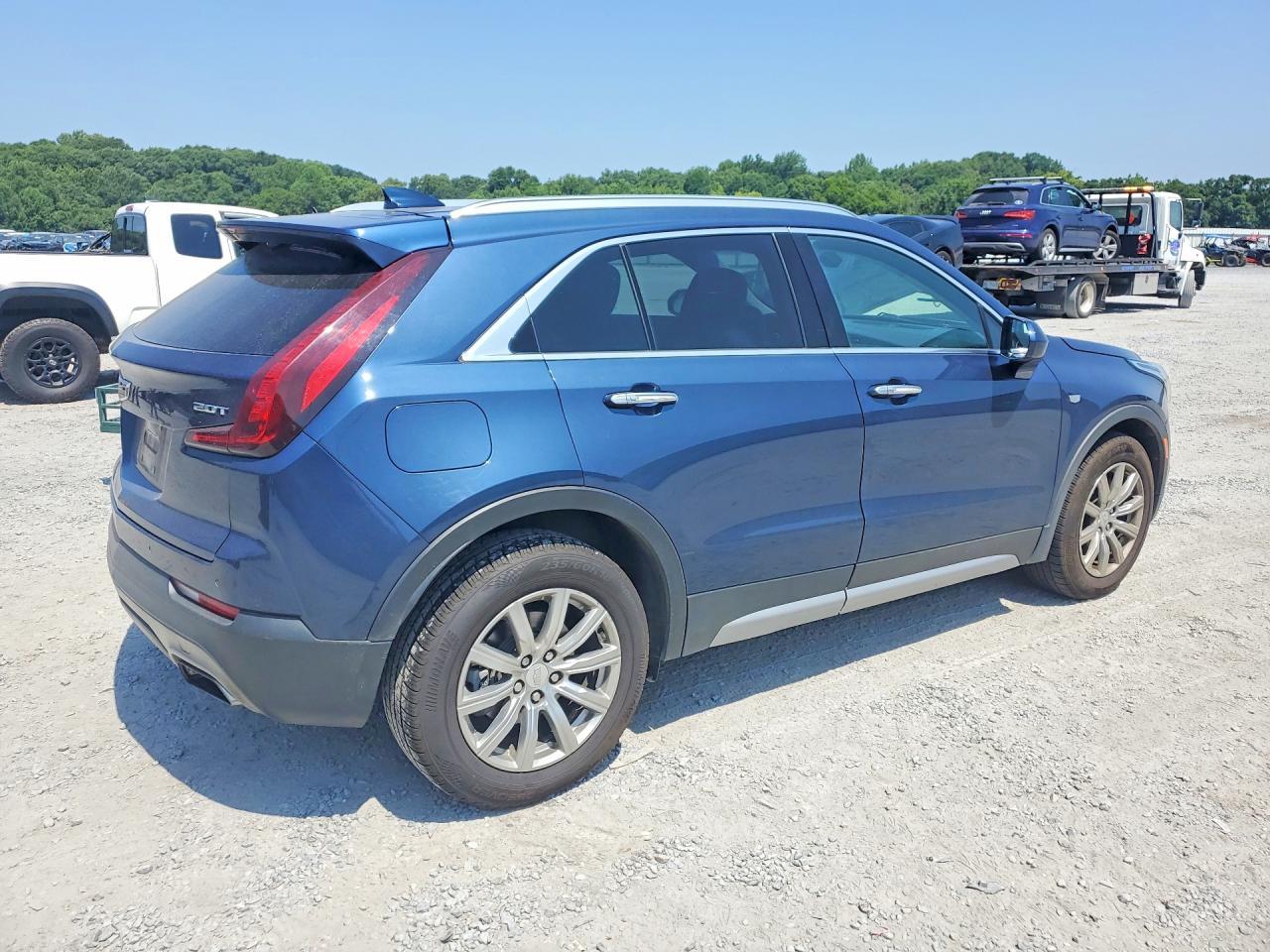 2019 Cadillac Xt4 Premium Luxury - Image 3