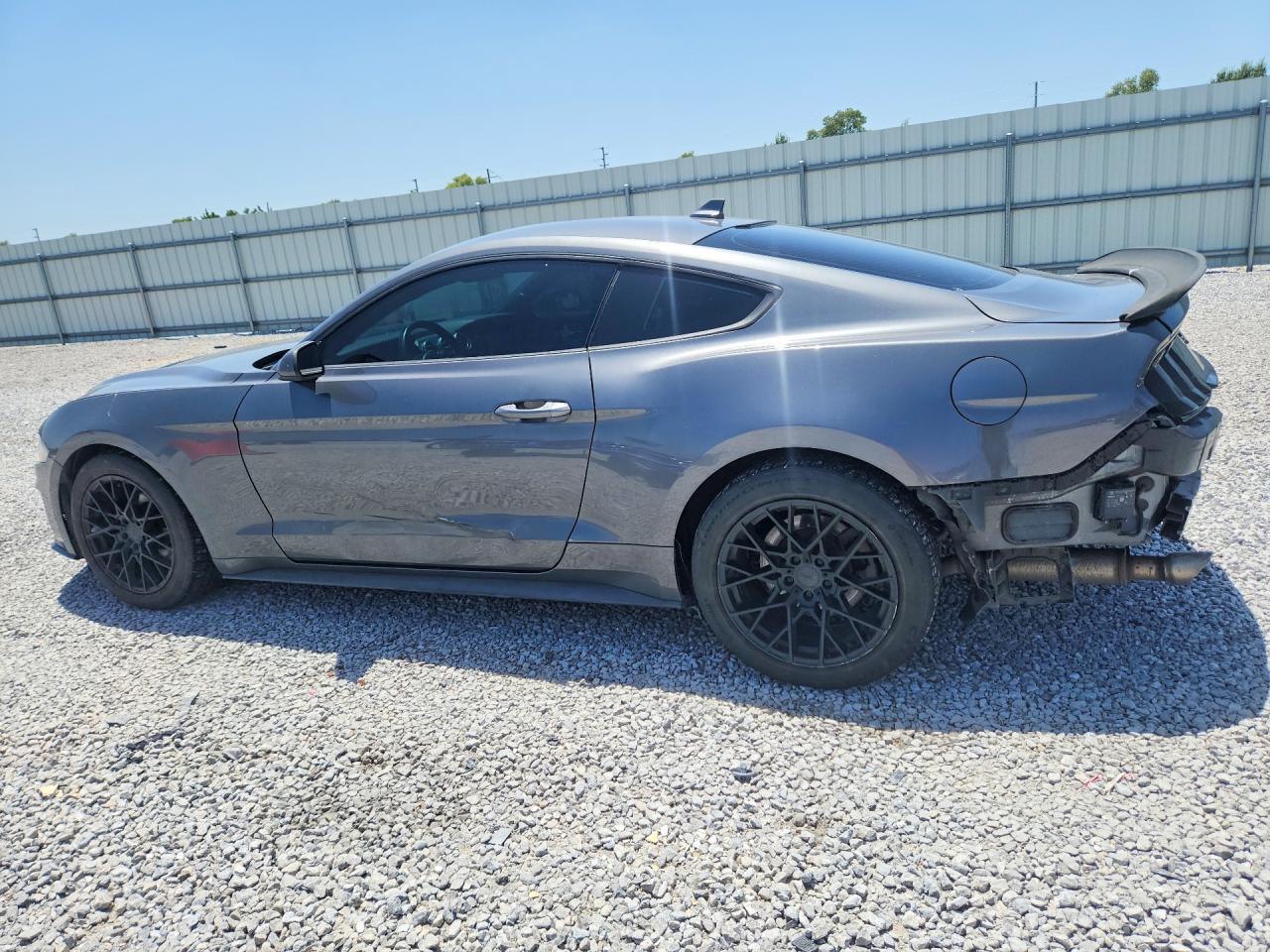 2021 Ford Mustang - Фото 2