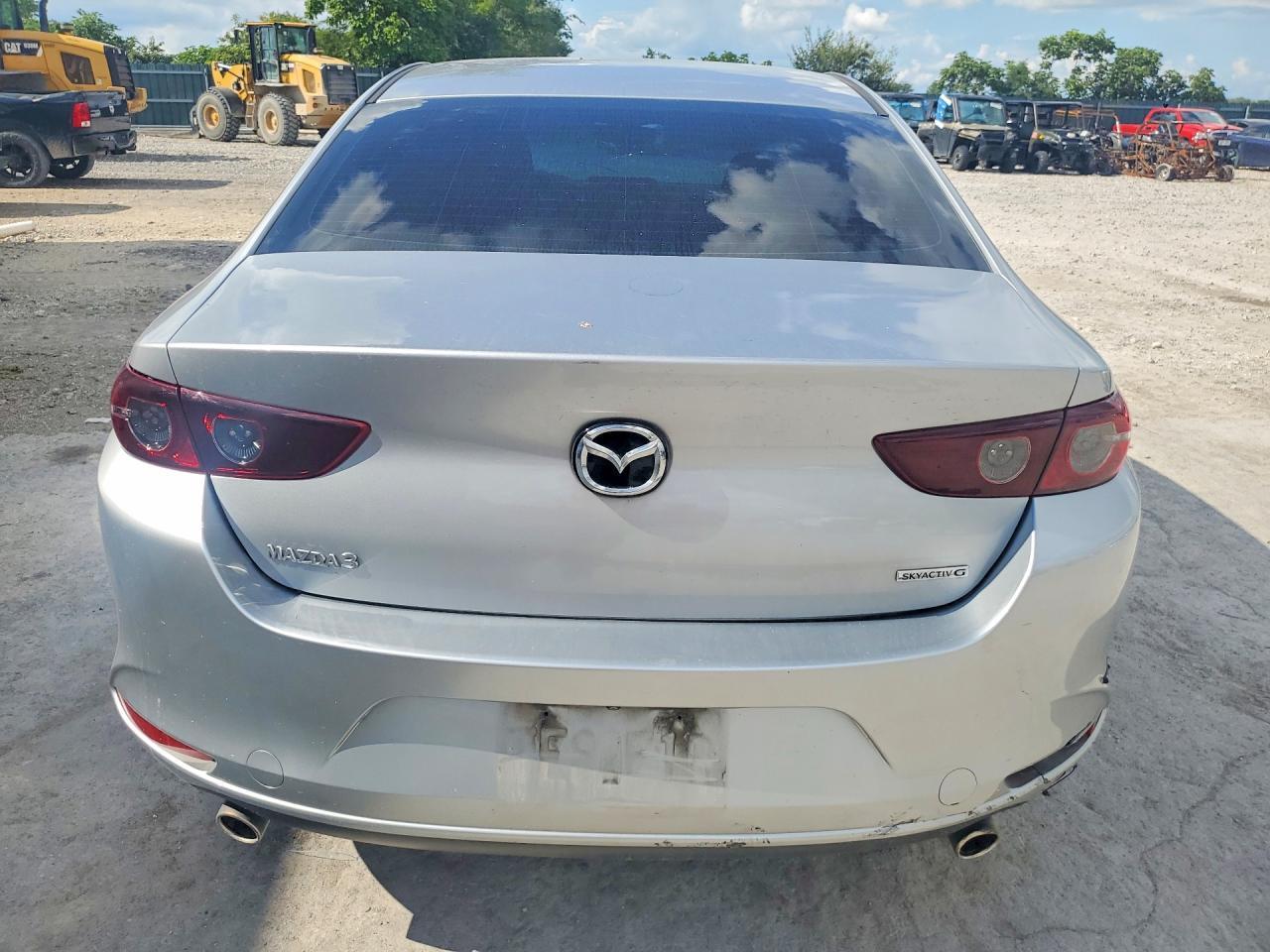 2021 Mazda 3 - Image 6