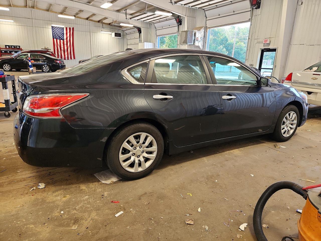 2015 Nissan Altima 2.5 S - Фото 3