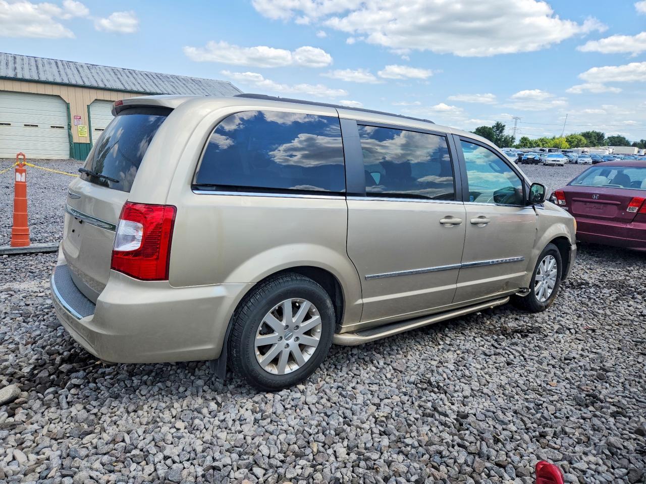 2014 Chrysler Town & Country Touring - Image 3