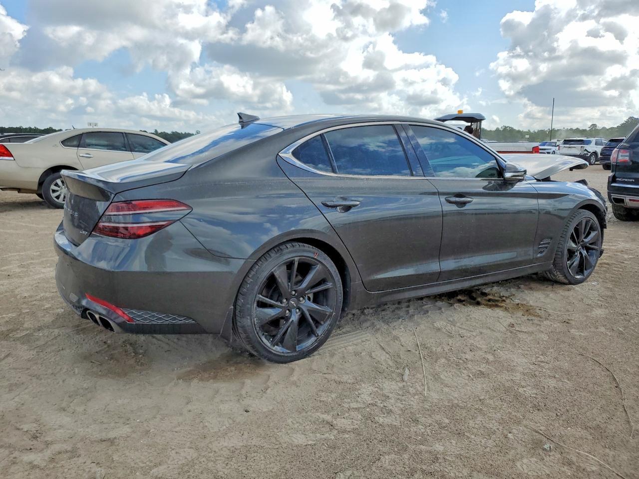 2023 Genesis G70 2.0T - Image 3