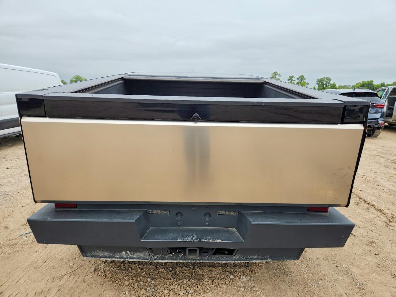 2024 Tesl Cybertruck - Image 6