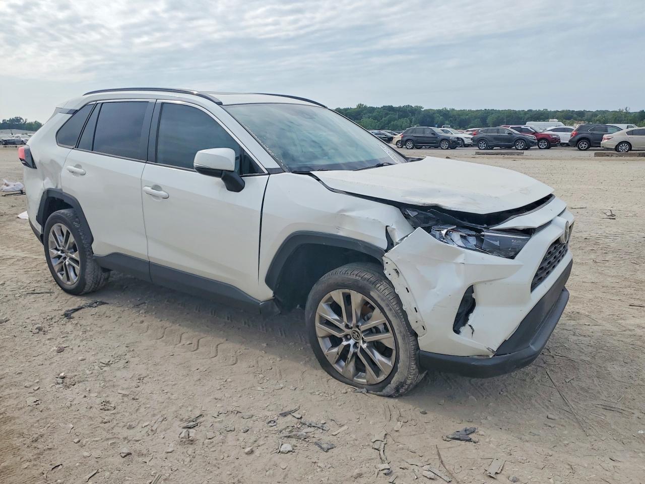 2021 Toyota Rav4 Xle Premium - Фото 4