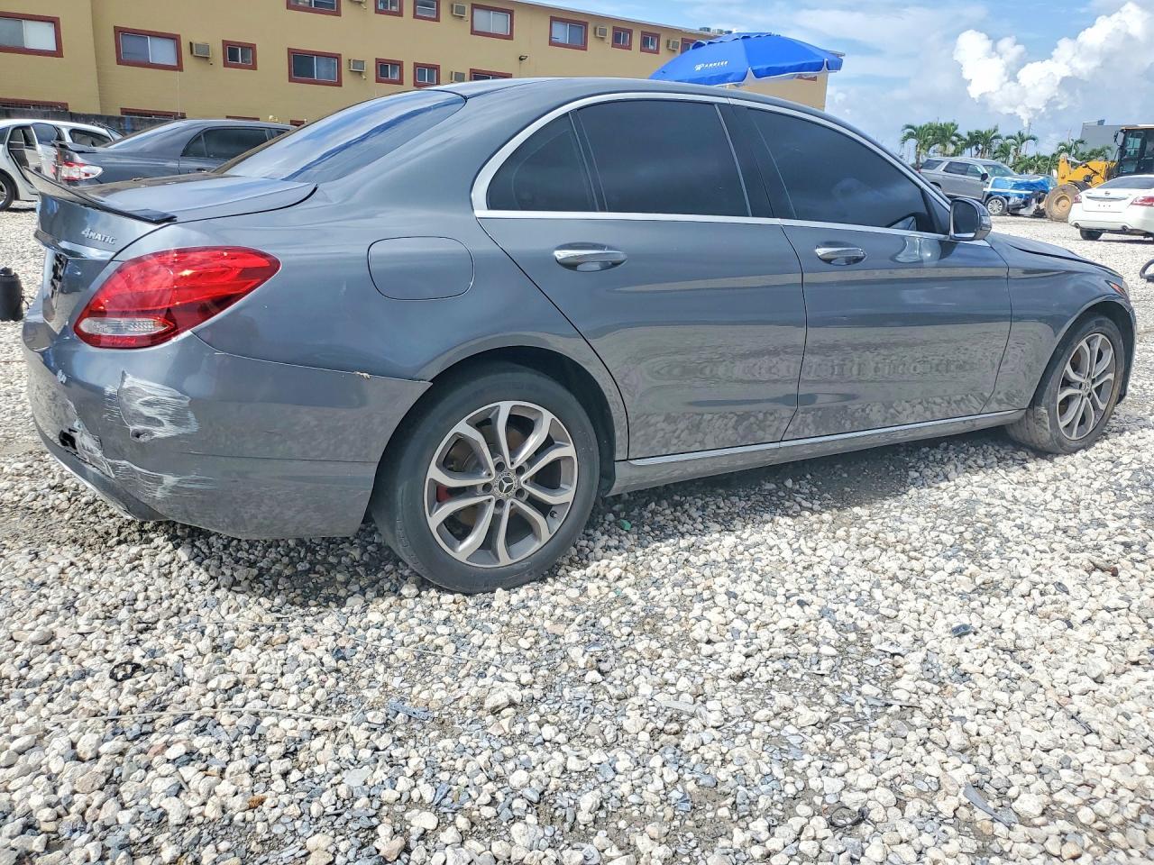 2018 Mercedes-Benz C 300 4Matic - Фото 3