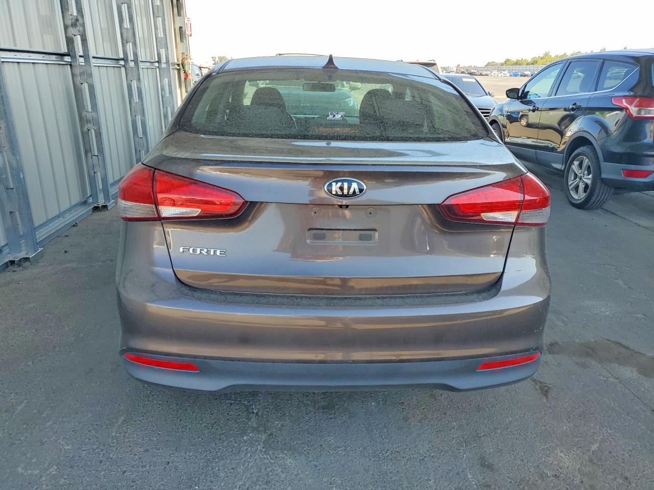 2017 Kia Forte Lx - Image 6