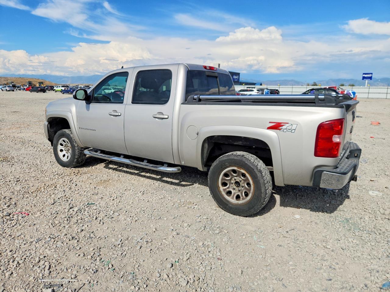 2008 Chevrolet Silverado K1500 - Image 2