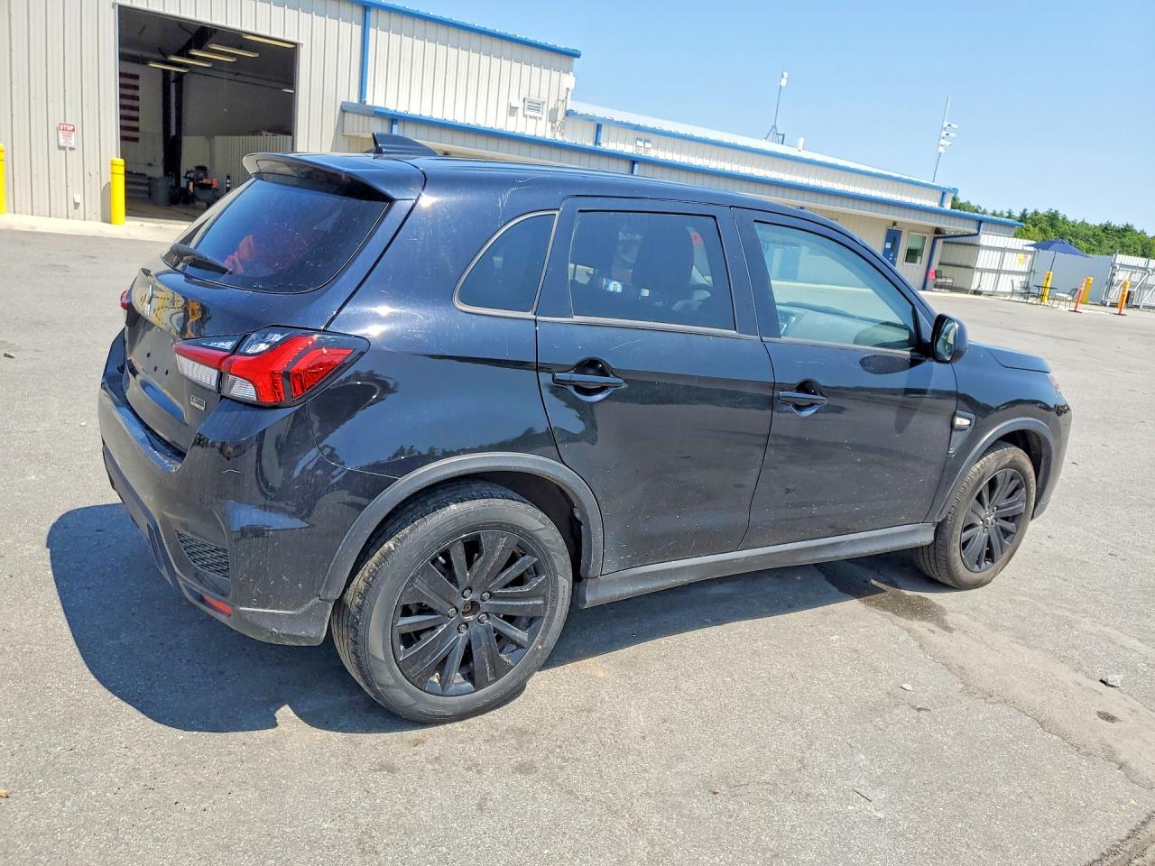2024 Mitsubishi Outlander Sport S/Se - Фото 3