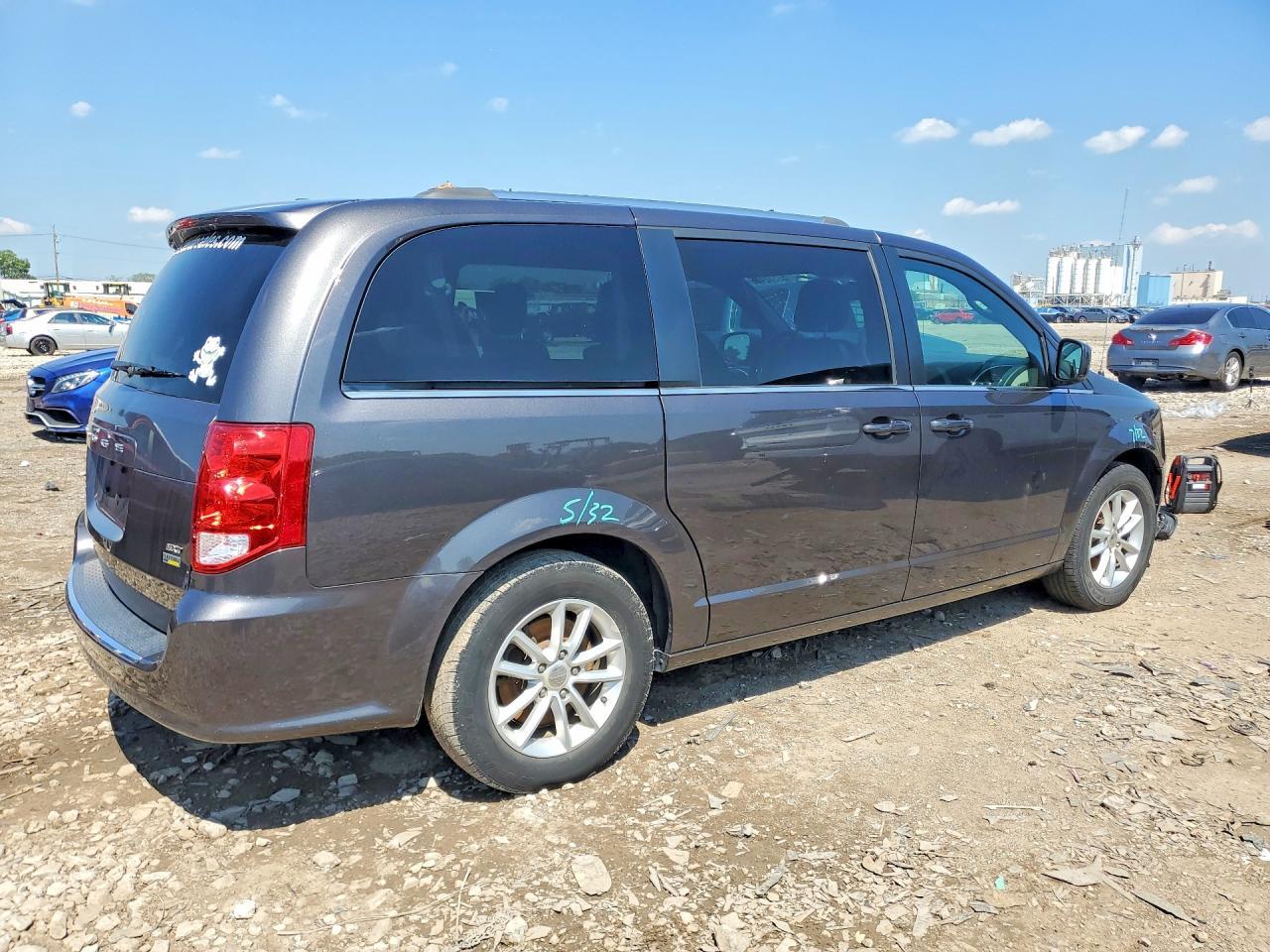 2019 Dodge Grand Caravan Sxt - Фото 3