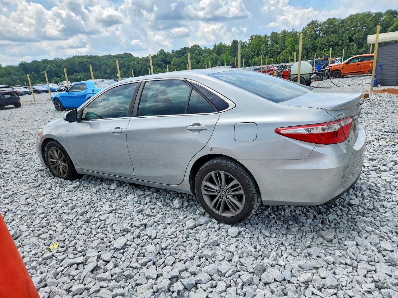 2017 Toyota Camry Se - Фото 2