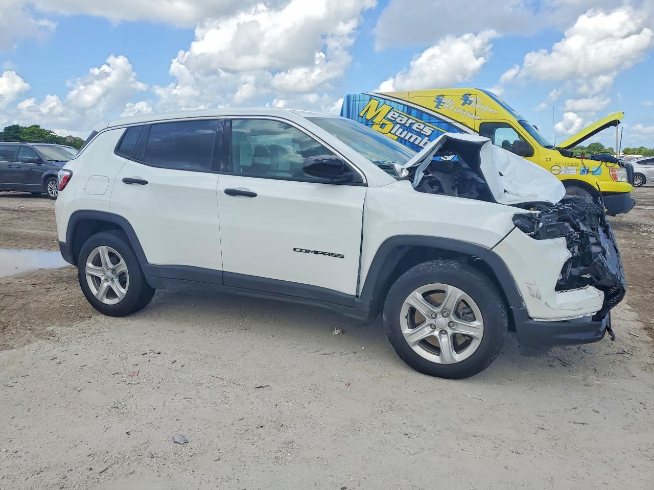 2023 Jeep Compass Sport - Image 4