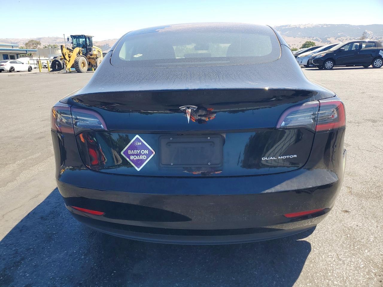 2022 Tesla Model 3 - Фото 6