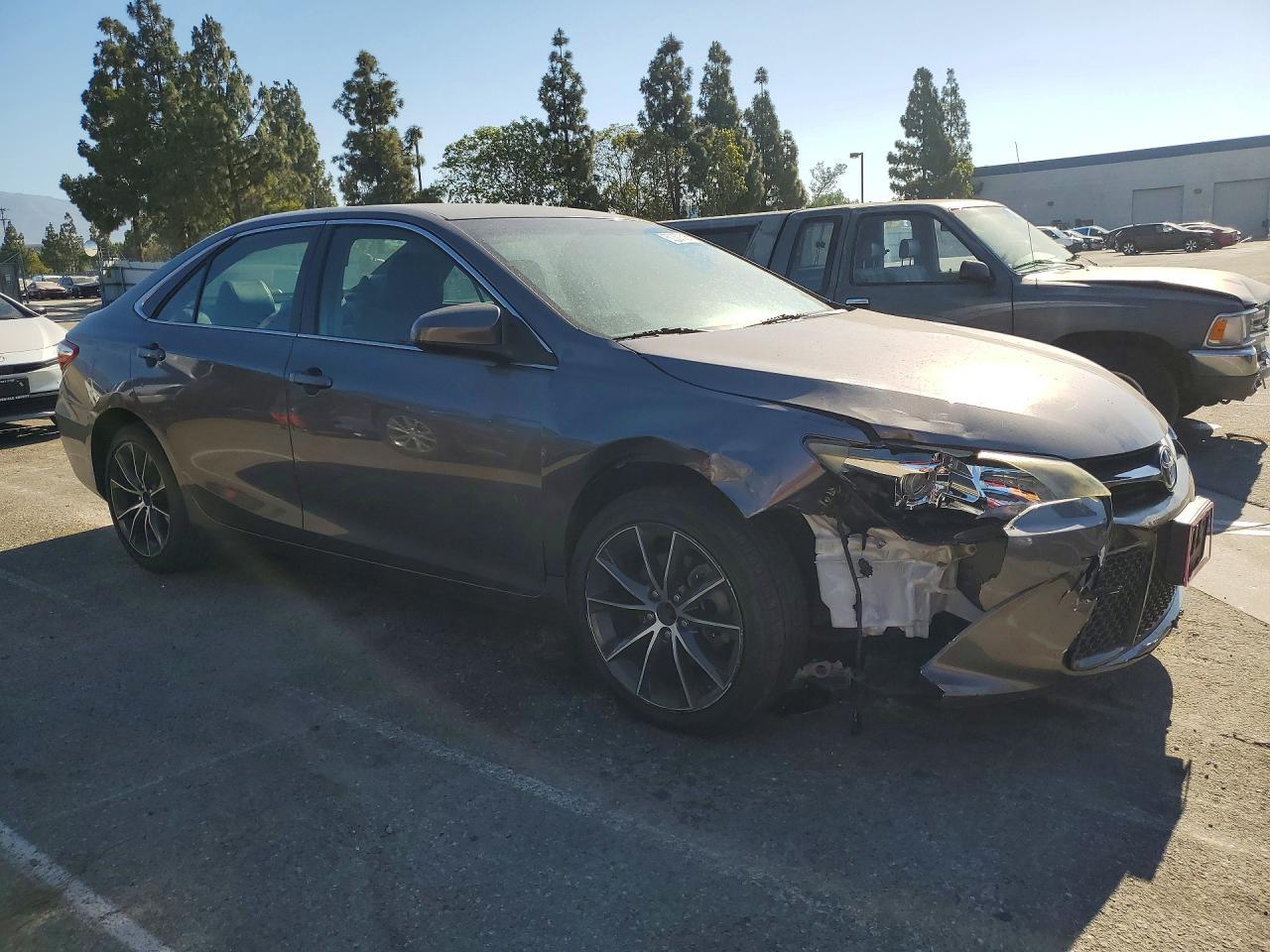 2015 Toyota Camry Xse - Image 4