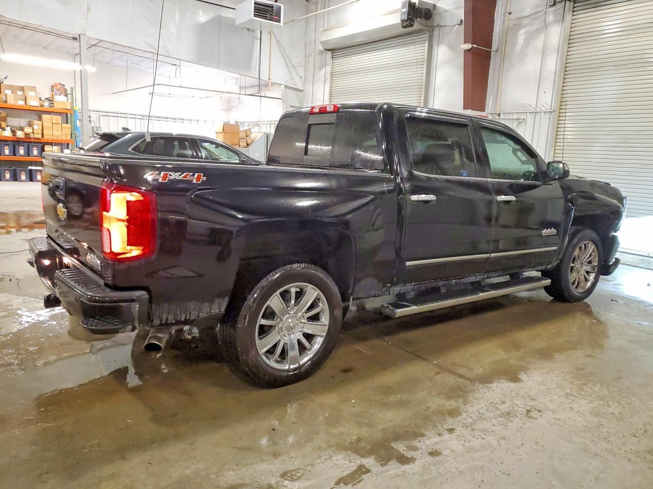 2017 Chevrolet Silverado K1500 High Country - Фото 3