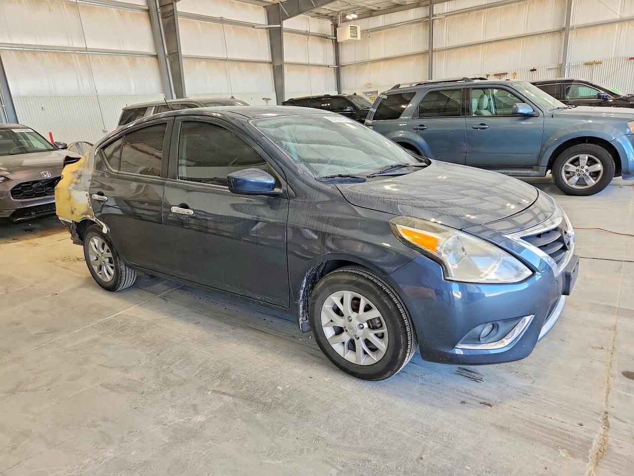 2017 Nissan Versa 1.6 S - Фото 4