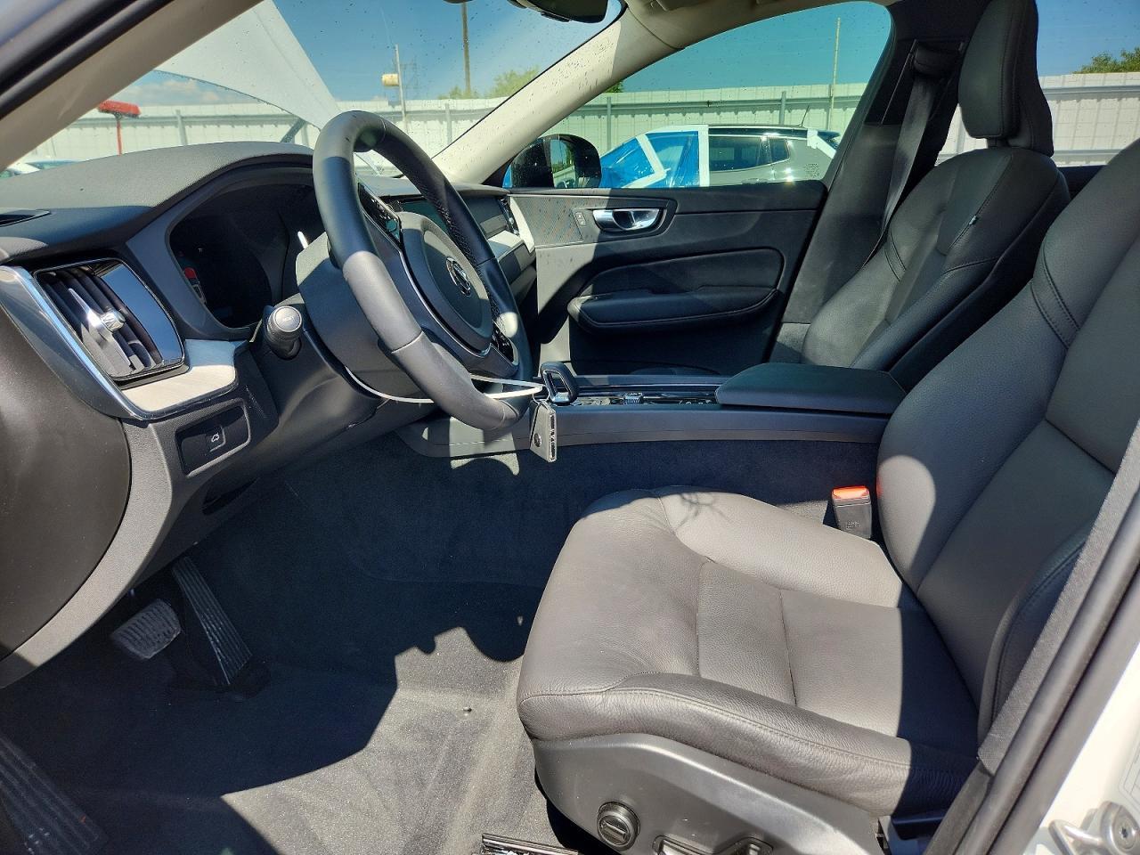 2025 Volvo Xc60 Plus - Image 7