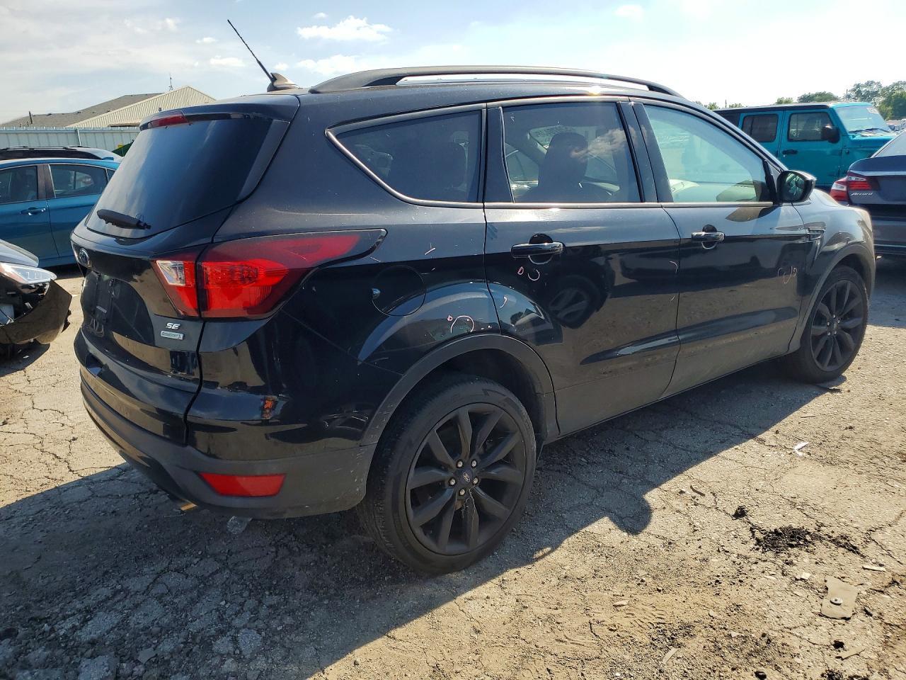 2019 Ford Escape Se - Фото 3
