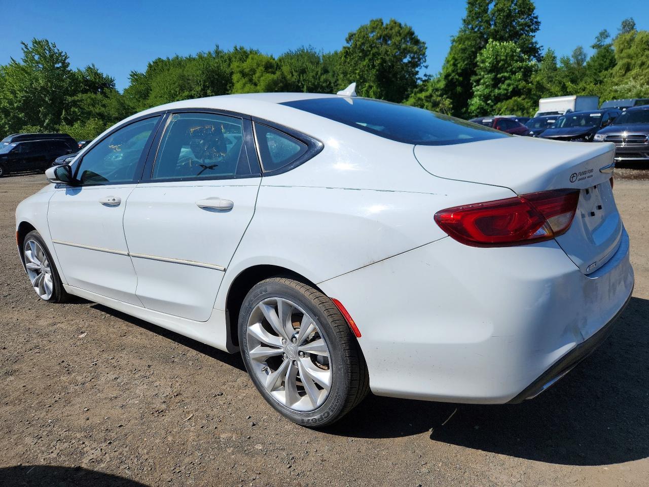 2016 Chrysler 200 S - Image 2