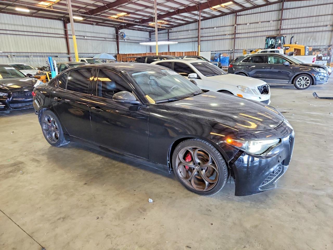 2019 Alfa Romeo Giulia - Image 4