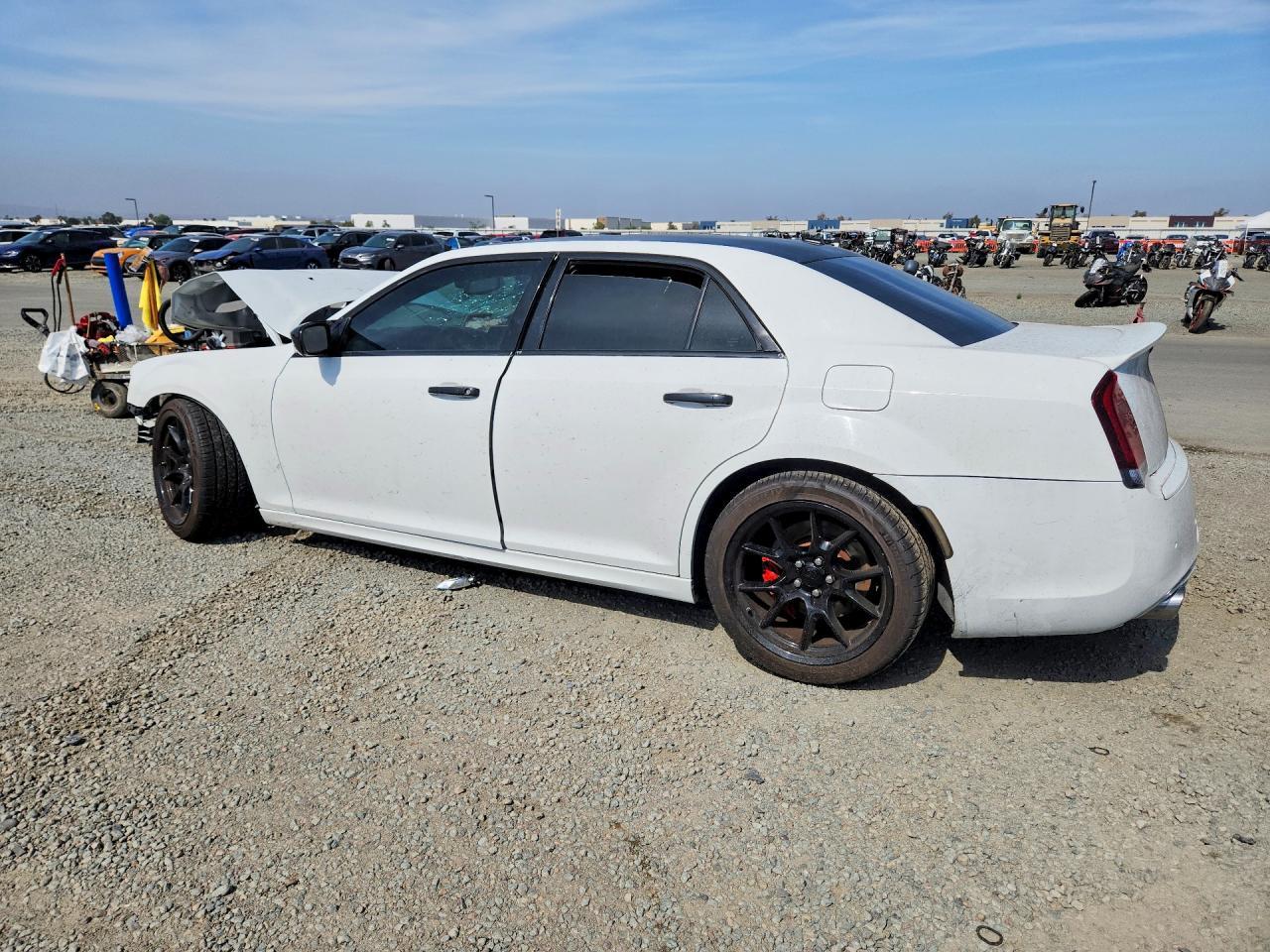 2013 Chrysler 300 Srt-8 - Image 2