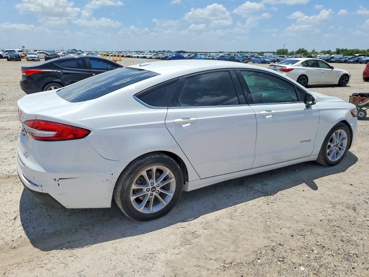 2019 Ford Fusion Se - Фото 3
