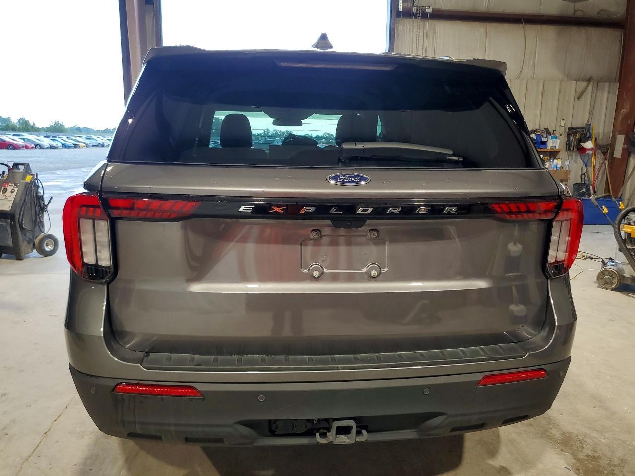 2025 Ford Explorer Active - Фото 6