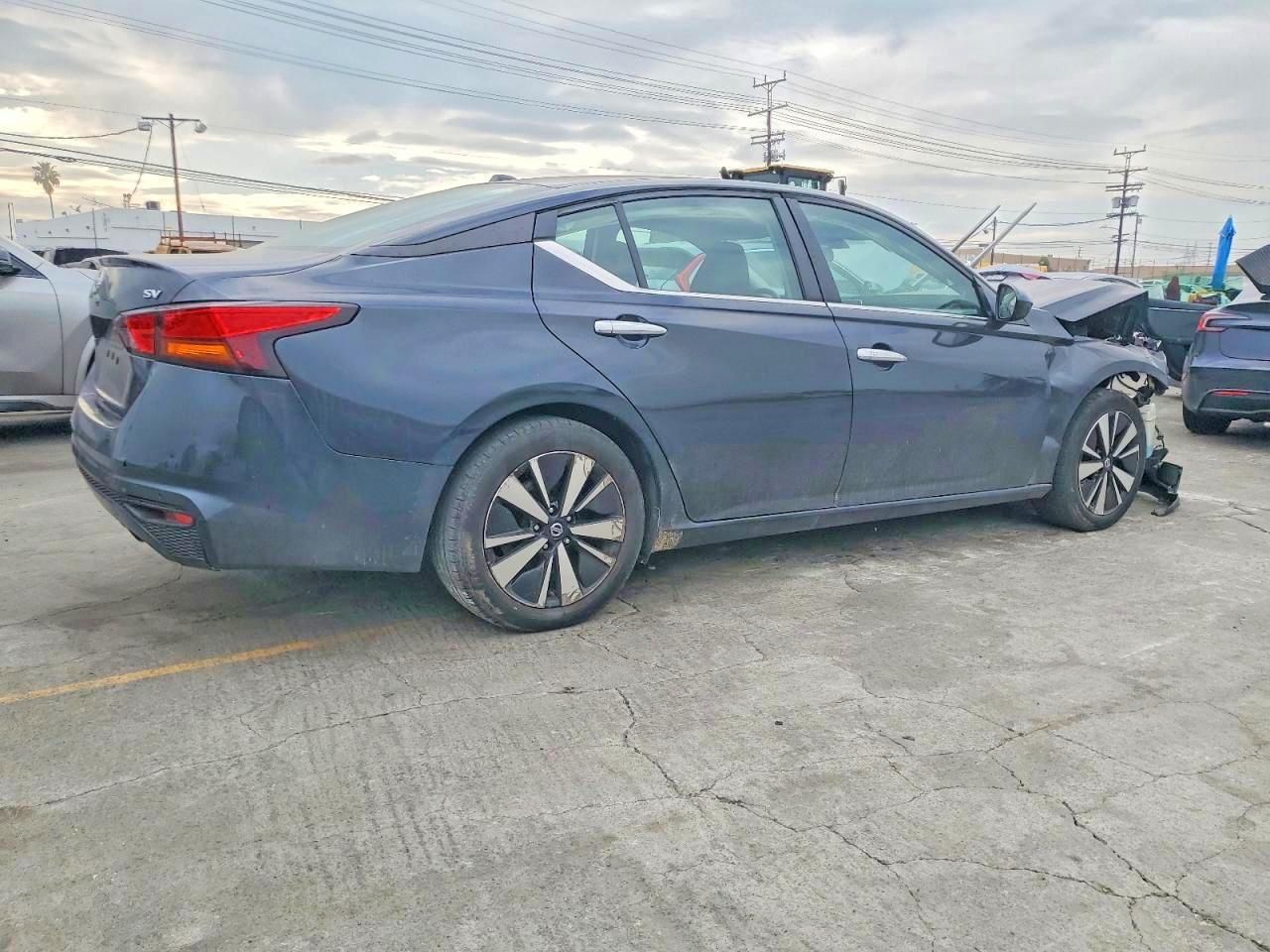 2021 Nissan Altima Sv - Image 3