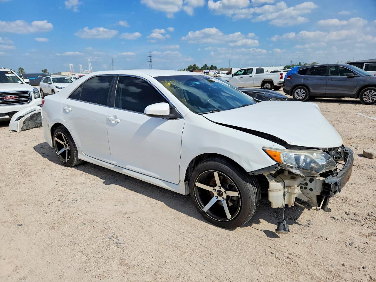 2014 Toyota Camry Se - Image 4