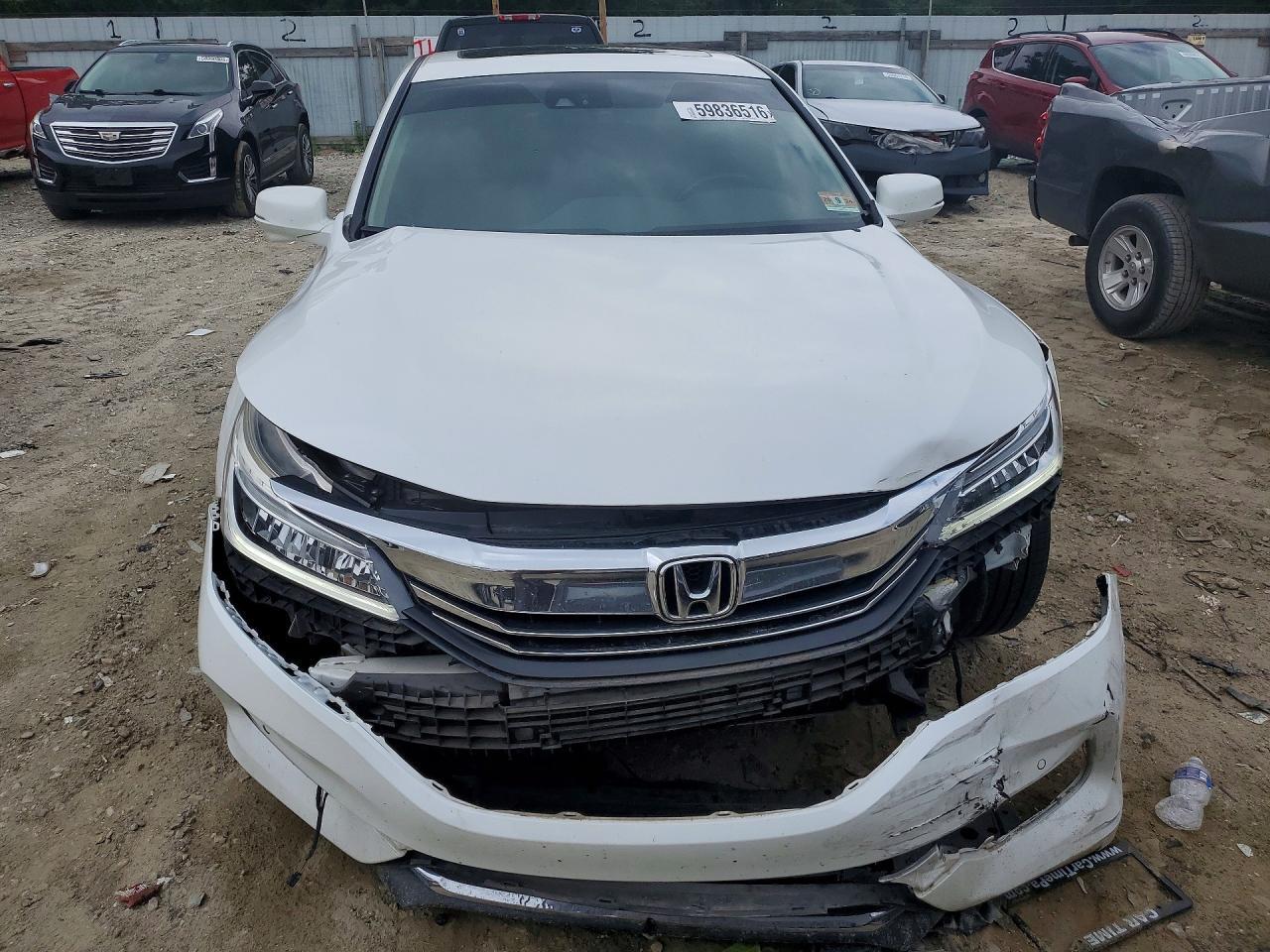 2017 Honda Accord Touring - Фото 5