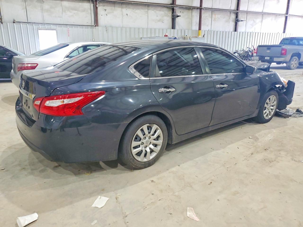 2016 Nissan Altima 2.5 S - Фото 3