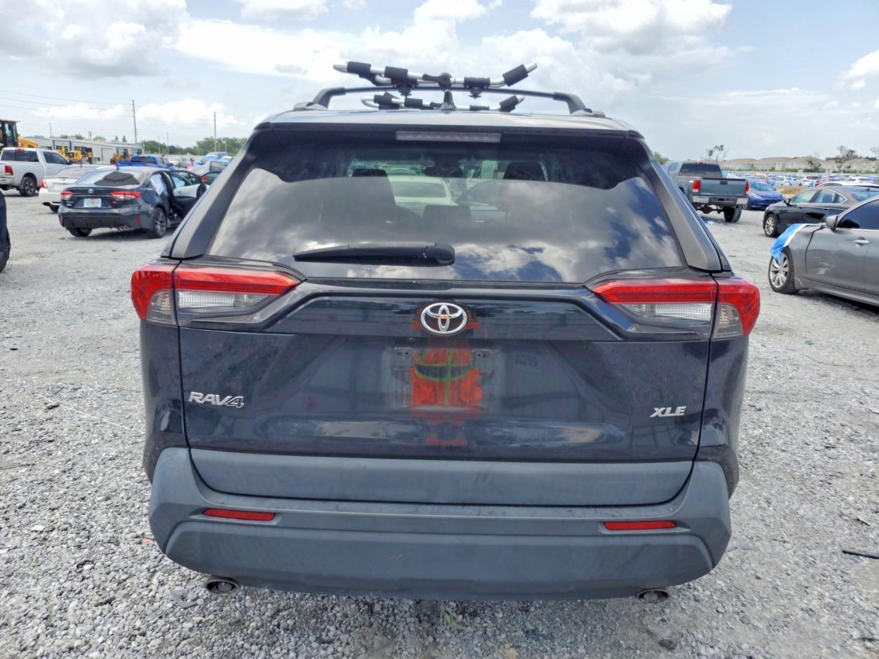 2021 Toyota Rav4 Xle Premium - Image 6
