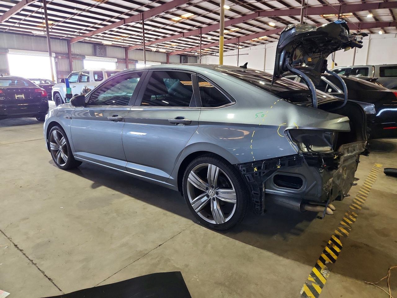 2019 Volkswagen Jetta S/Se/R-Line - Image 2