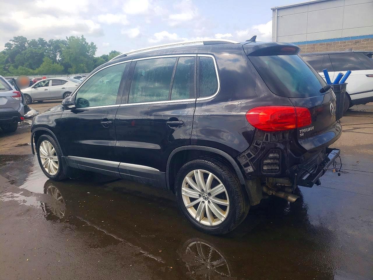 2016 Volkswagen Tiguan S - Image 2