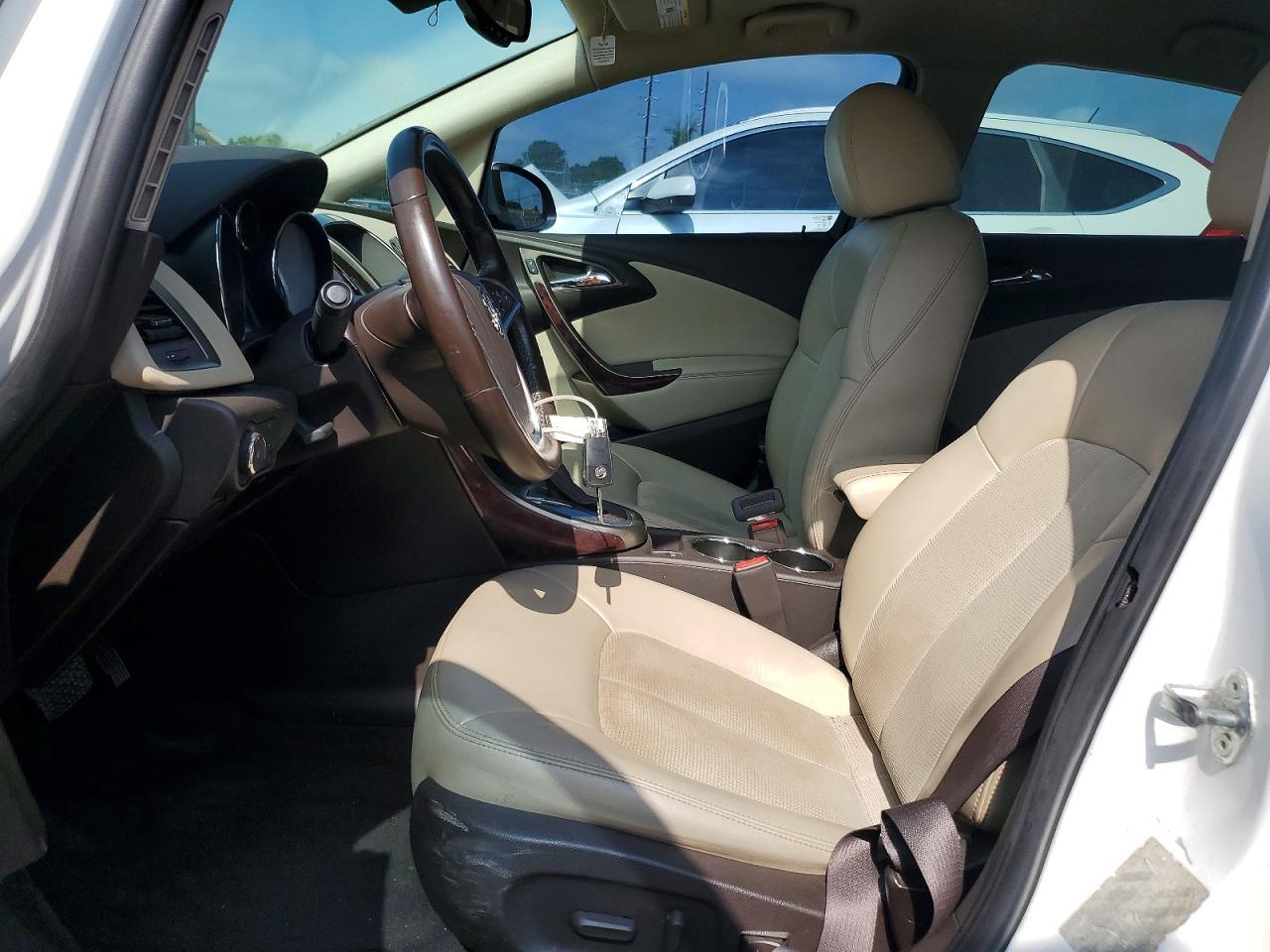 2017 Buick Verano Sport Touring - Image 7