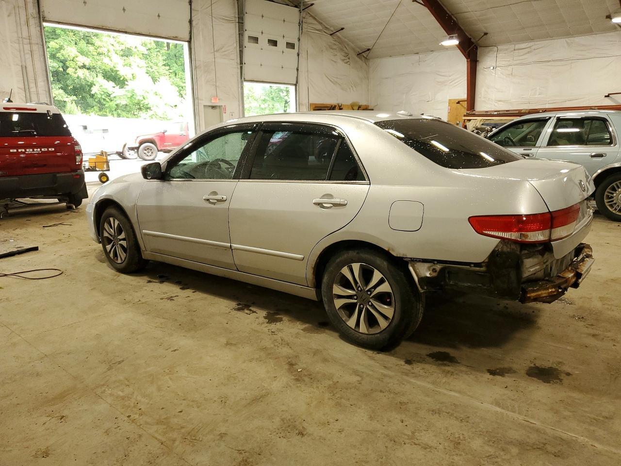 2004 Honda Accord - Фото 2