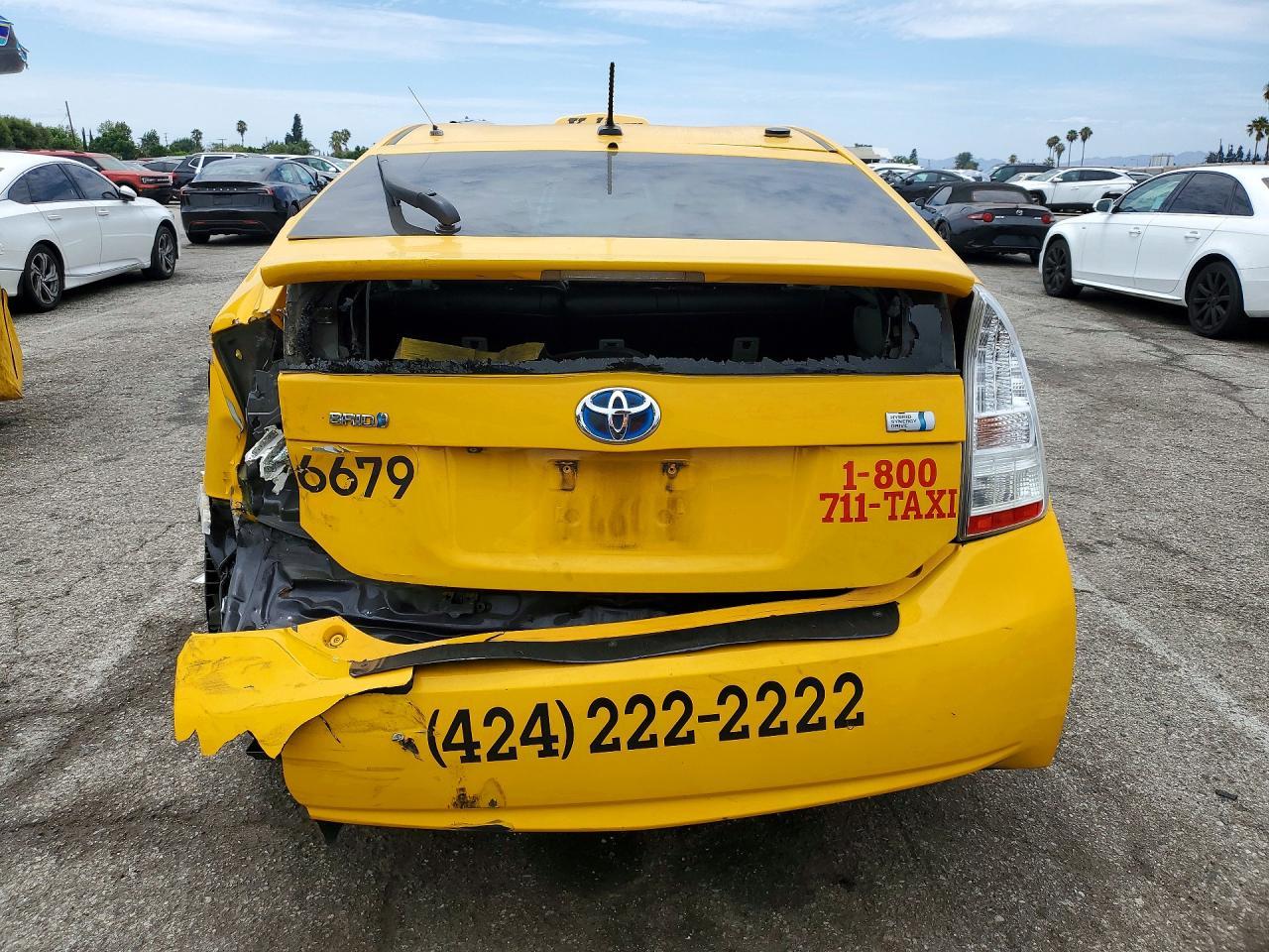 2011 Toyota Prius Two - Фото 6