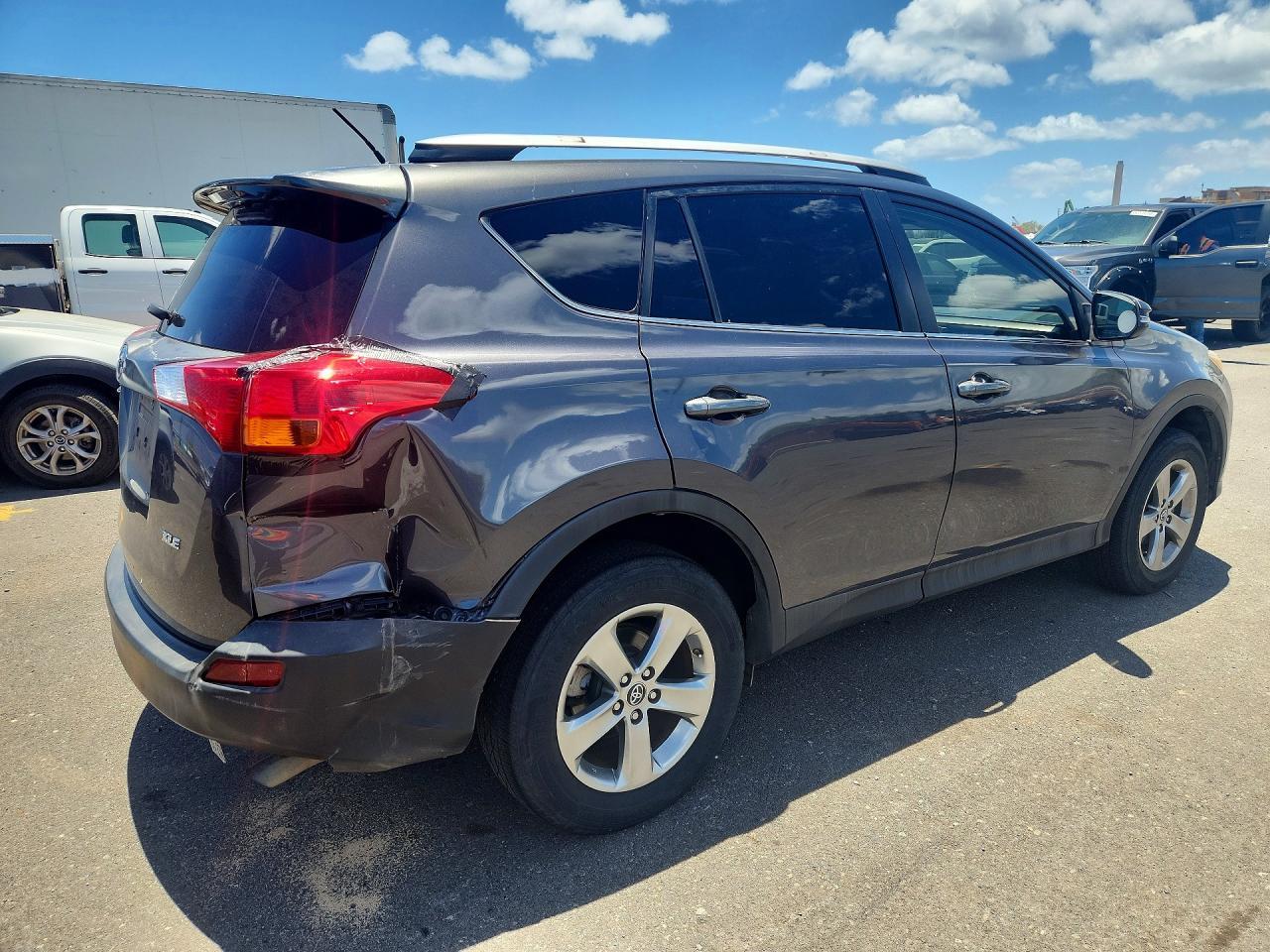 2015 Toyota Rav4 Xle - Image 3