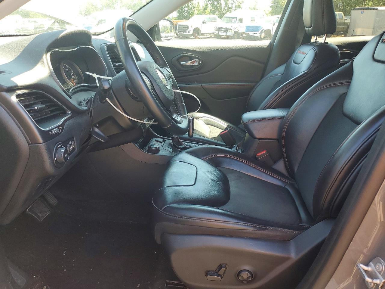 2019 Jeep Cherokee Trailhawk - Image 7