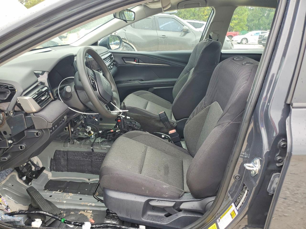 2025 Toyota Camry Le - Image 7