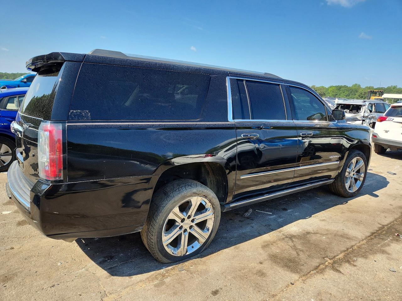 2016 GMC Yukon Xl Denali - Image 3