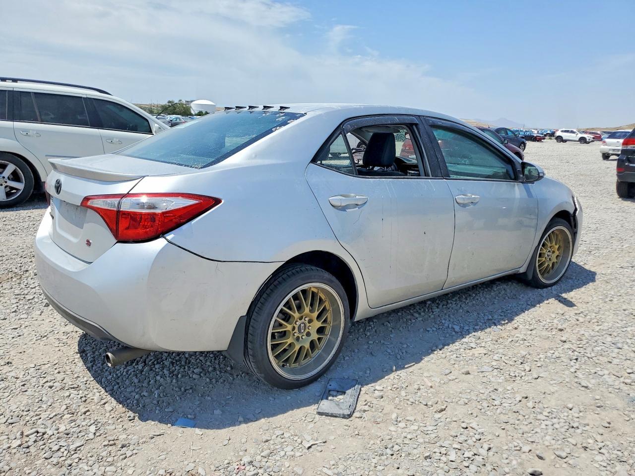 2015 Toyota Corolla - Фото 3