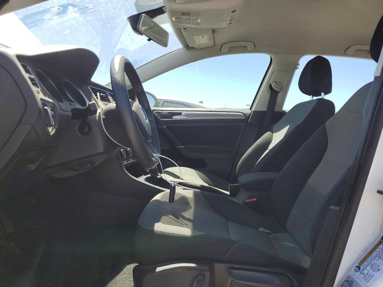 2016 Volkswagen E-Golf Se - Image 7